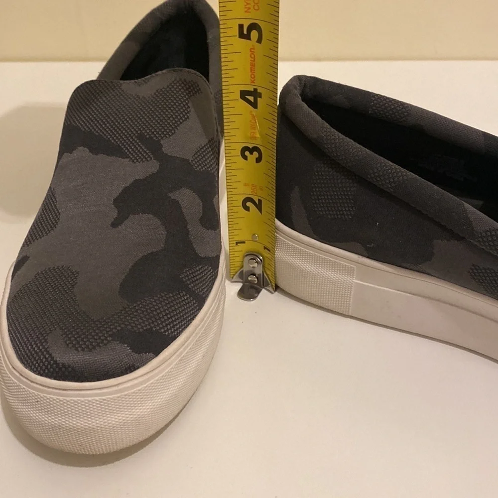 Vince Camuto Moro espadrille platform shoes. Size 8M